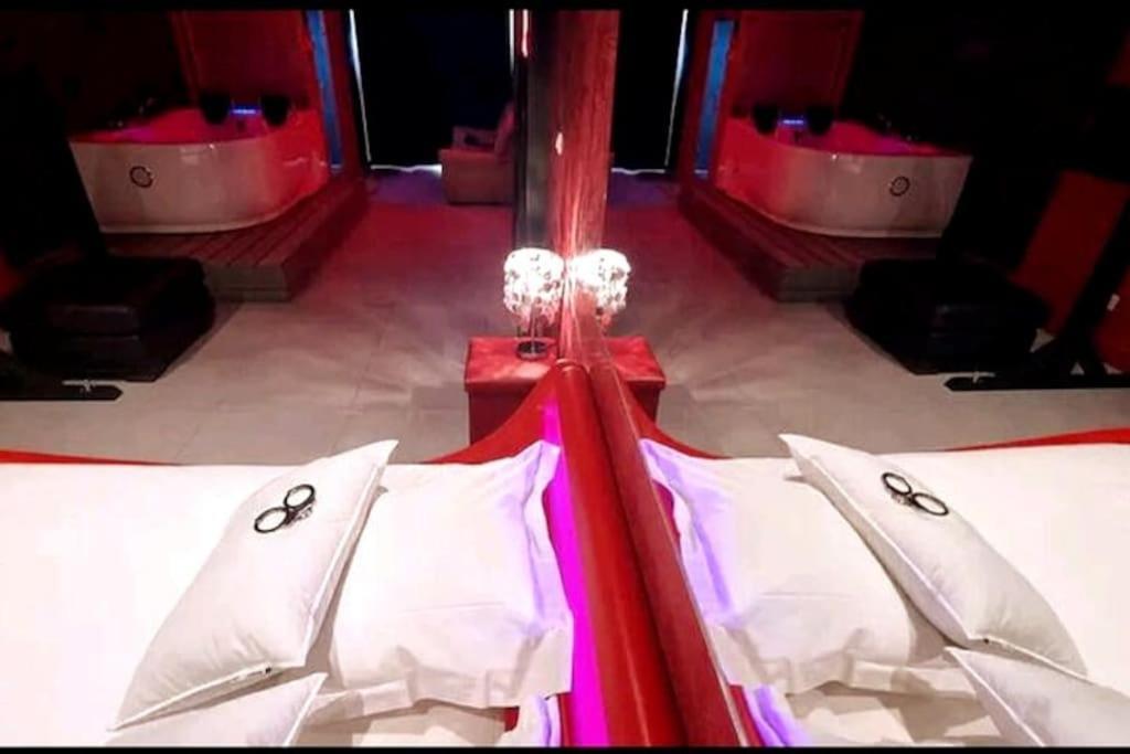 Appartement Balneo Et Sauna Prives The Red Room Mauguio Zewnętrze zdjęcie