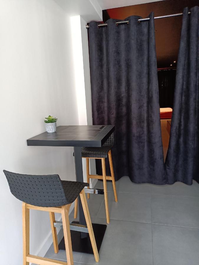 Appartement Balneo Et Sauna Prives The Red Room Mauguio Zewnętrze zdjęcie