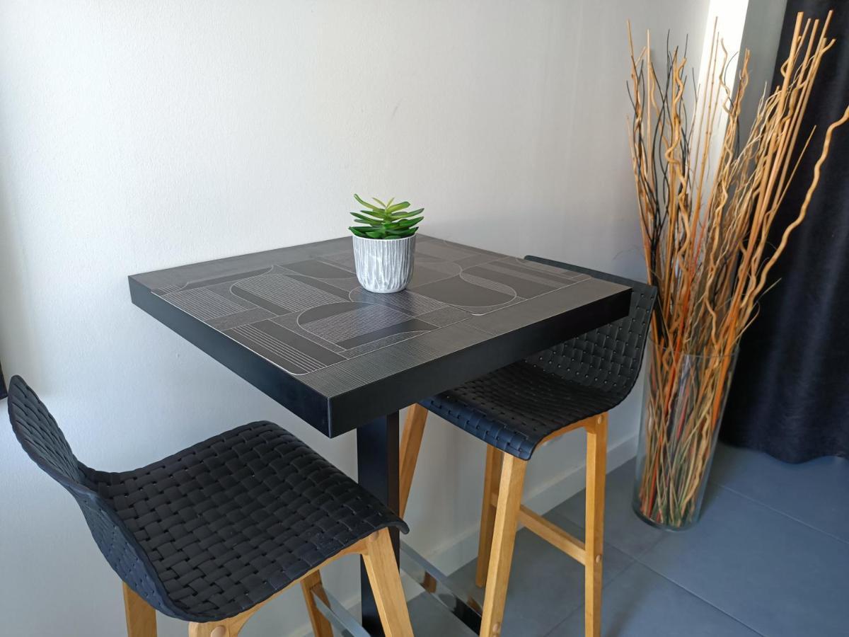 Appartement Balneo Et Sauna Prives The Red Room Mauguio Zewnętrze zdjęcie